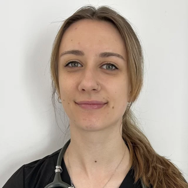 We are lucky to welcome Saffie to our veterinary team. Saffie joined Rackheath Vets last week. Saffie graduated from the University of Bristol in July 2024 to start her career as a vet. Saffie has now moved back to Norfolk with her cat, dog and shetland pony and is looking forward to meeting you all and your pets💚🐾💚

 #newteammember #welcome #welcometothefamily #vetlife #vets #independentpractice #independent